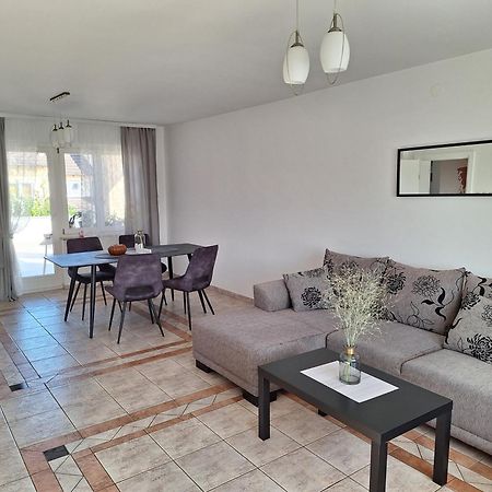 Apartments Place4You Bjelovar Eksteriør billede